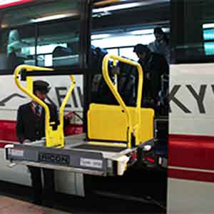 Limousine bus with lift