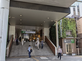 Elevator on the mezzanine level