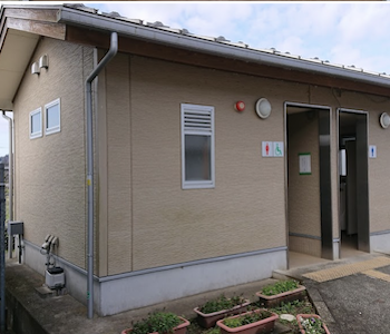 wheelchair accessible toilet
