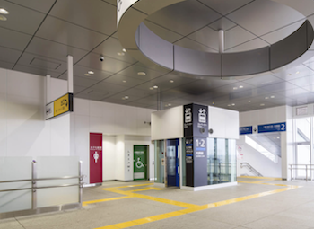 Elevator to platform